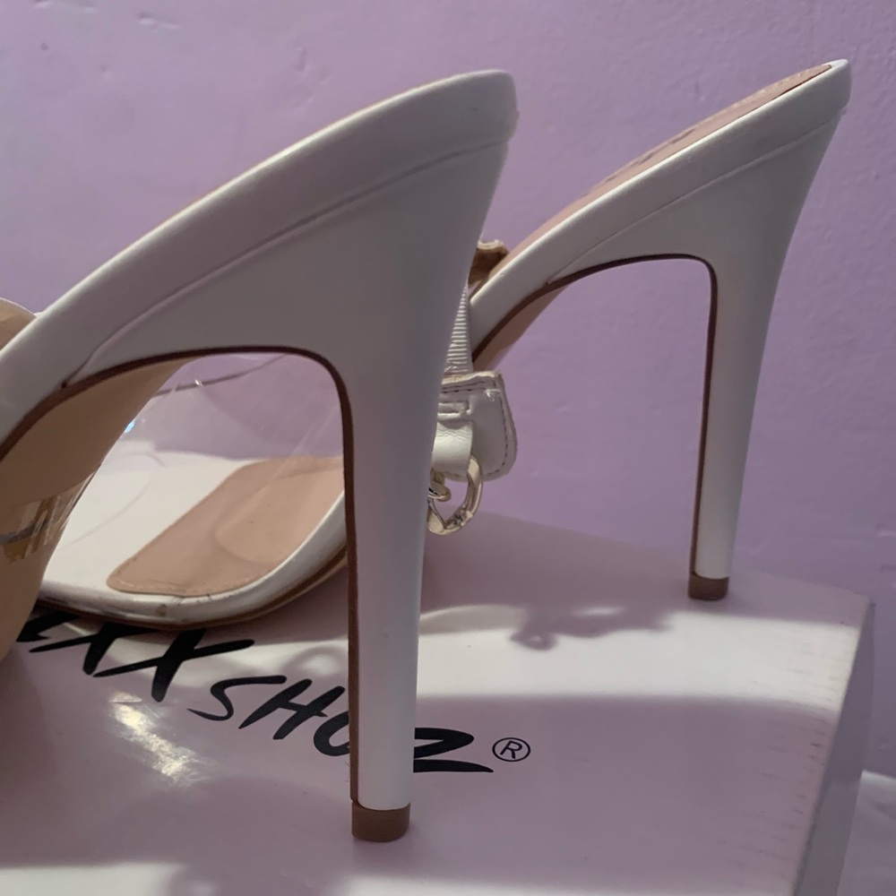 Pumps - Picture 5 of 5